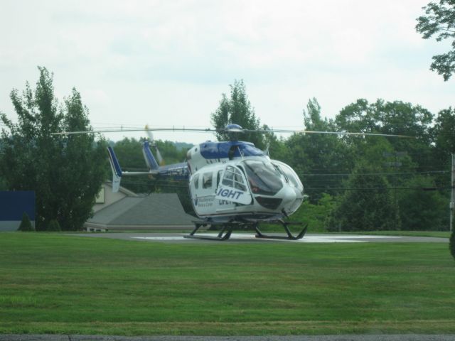 KAWASAKI EC-145 (N145LF) - Starting up.