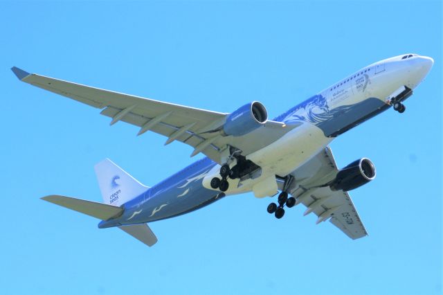 Airbus A330-200 (CS-TQW)