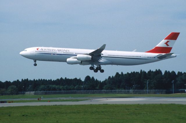 Airbus A340-300 (OE-LAL) - Short Final at Narita Intl Airport Rwy16R on 1999/09/25