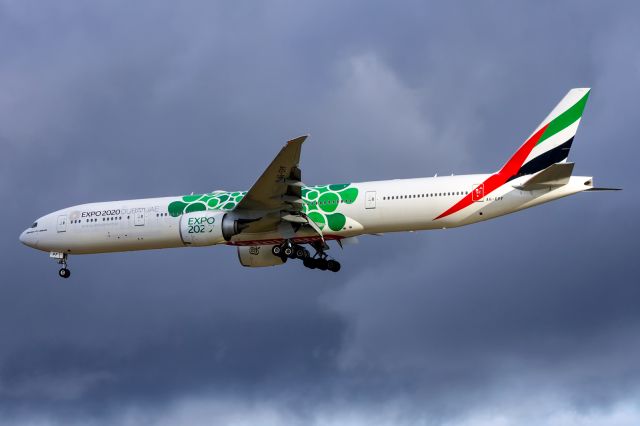 BOEING 777-300ER (A6-EPF) - A6-EPF Emirates Boeing 777-300   painted in "Expo 2020 (Sustainability / Green)" special colours