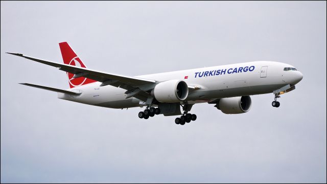 Boeing 777-200 (TC-LJL) - BOE231 on final to Rwy 16R to complete a C1 flight on 11.25.17. (ln 1532 / cn 60403). This is the first B777 freighter for THY.