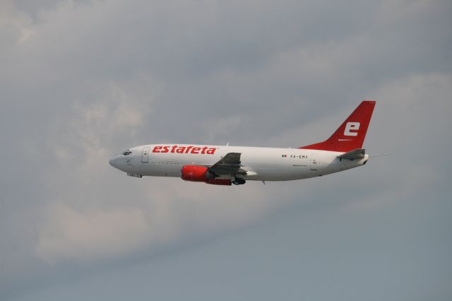 BOEING 737-400 (XA-EMX)