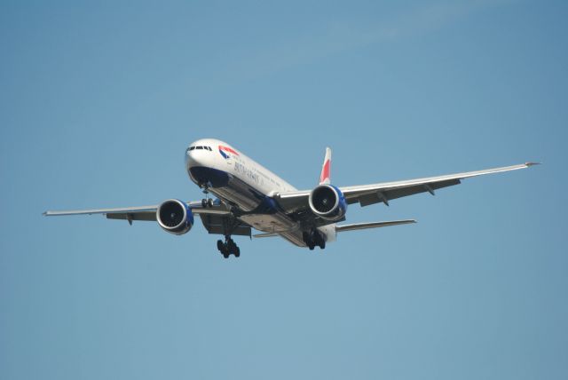 BOEING 777-300ER (G-STBK) - 2/26/2016: British Airways 2014 Boeing 777-336ER (G-STBK) on final for Runway 26L at KIAH. 