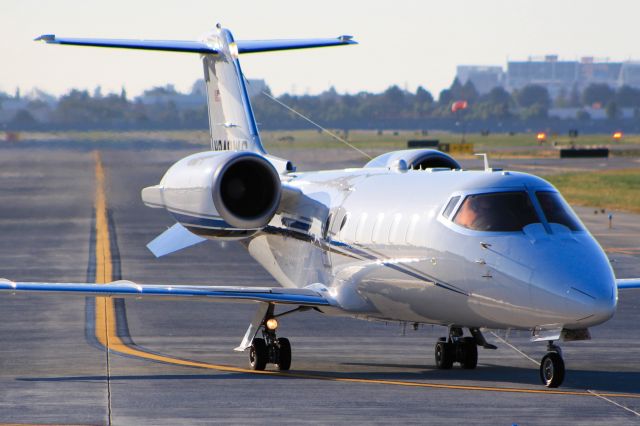 Learjet 60 (N849WC)