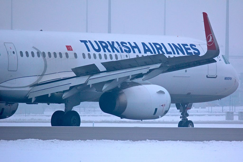 Airbus A321 (TC-JSY)
