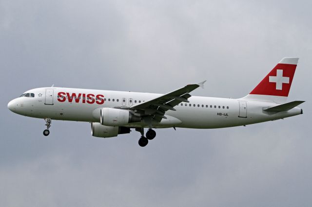 Airbus A320 (HB-IJL)