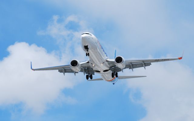 Boeing 737-800 (A6-FDH) - FlyDubai