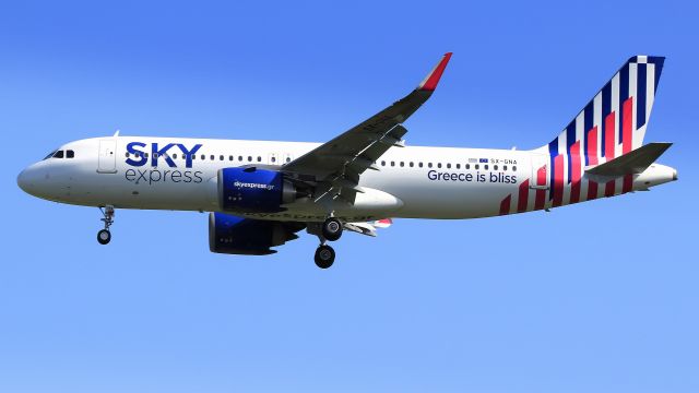 Airbus A320 (SX-GNA)