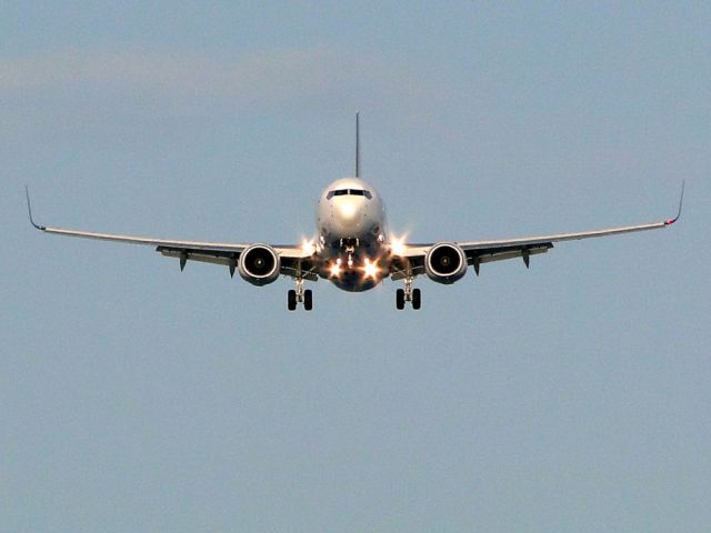 Boeing 737-800 (9Y-SXM)