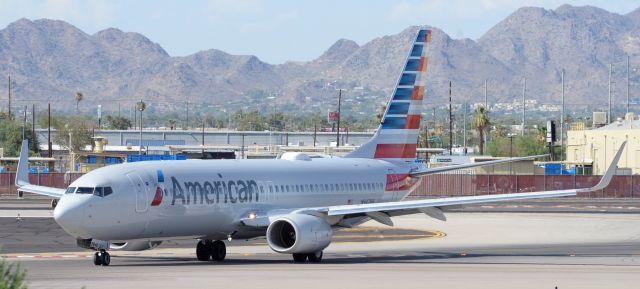 Boeing 737-700 (N942NN) - Phoenix Sky Harbor International Airport 26AUG19 110 degrees