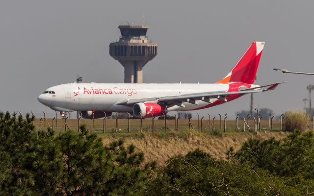 Airbus A330-200 (N334QT)