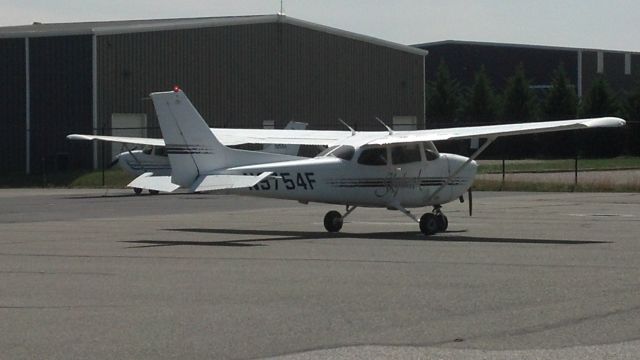 Cessna Skyhawk (N9754F)