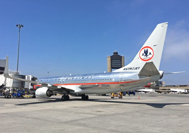 Boeing 737-800 (N905NN) - Retro Astrojet livery