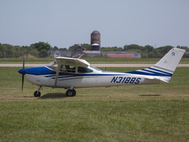 Cessna Skylane (N3188S) - osh18! 25 JUL 2018.