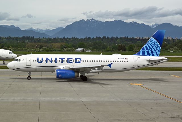 Airbus A320 (N413UA)
