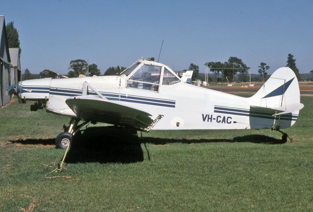 Piper PA-25 Pawnee (VH-GAG) - PIPER PA-25/150 PAWNEE - REG VH-GAG (CN 25-522) - GRIFFITH AIRPORT NSW. AUSTRALIA - YGTH 2/3/1982