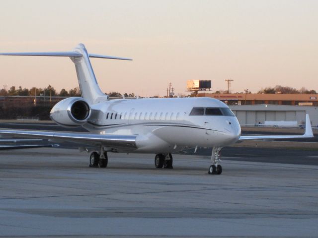 Bombardier Global Express (N379G)