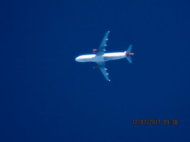 Airbus A320 (N625VA)