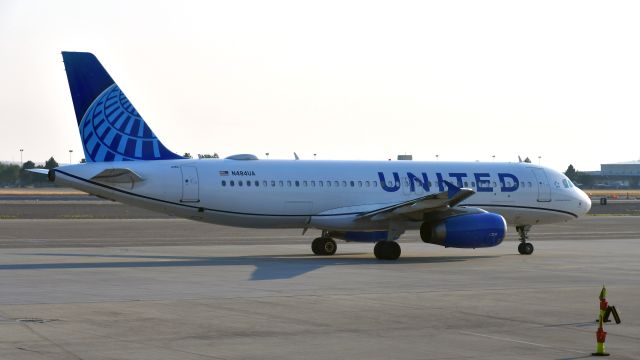 Airbus A320 (N484UA) - United Airlines Airbus A320-232 N484UA in Boise 