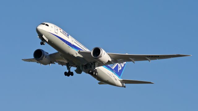 Boeing 787-8 (JA831A) - ANA9397 climbs from Rwy 34L for its delivery flight to RJTT/HND on 8/4/14. (LN:199 / cn 34496).