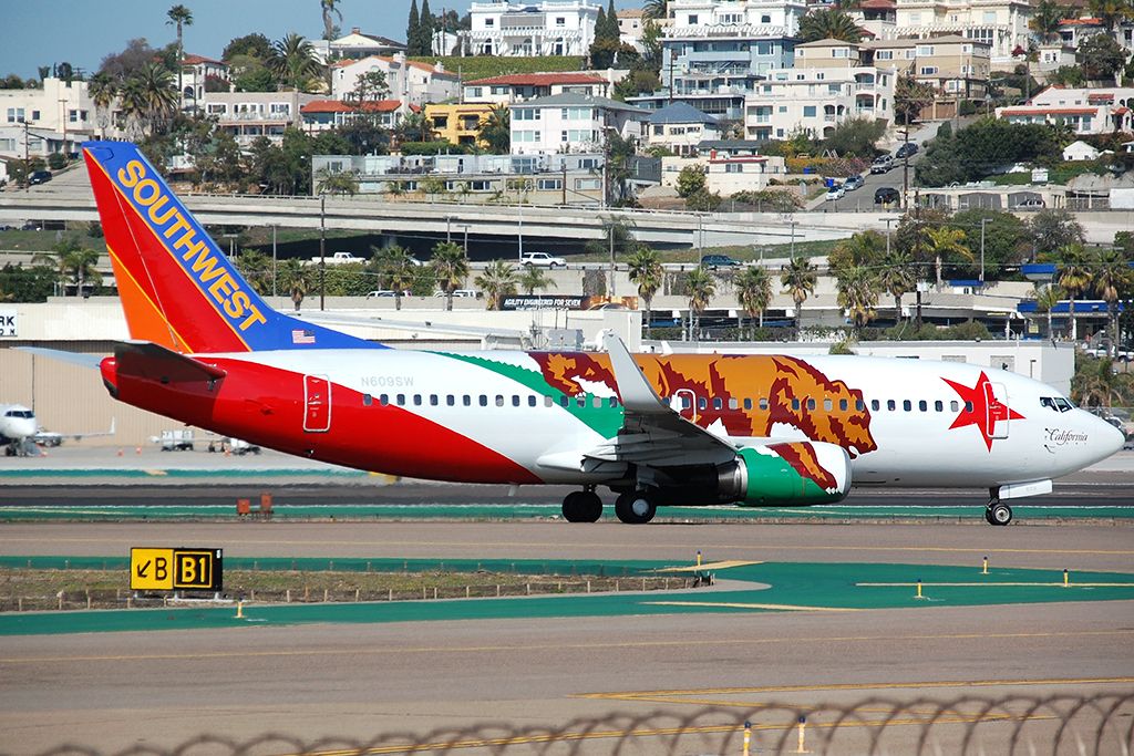 BOEING 737-300 (N609SW) - California One