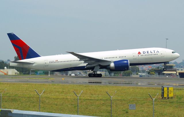 BOEING 777-200LR (N704DK)