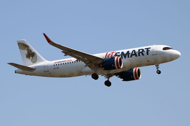 Airbus A320 (CC-DII)
