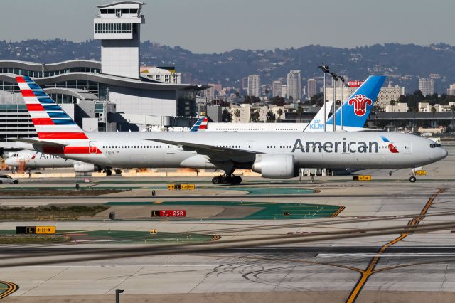 BOEING 777-300ER (N721AN)