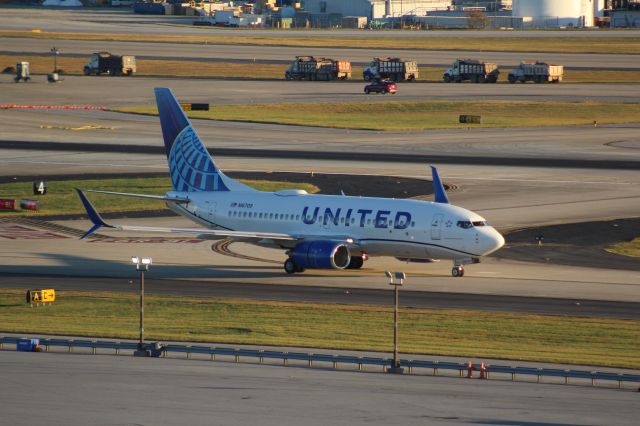 Boeing 737-700 (N16709)