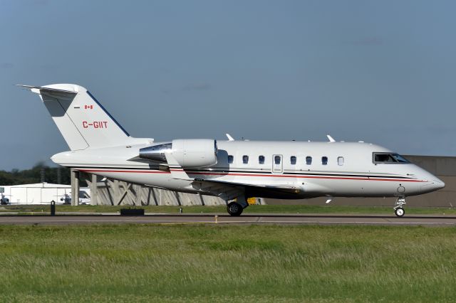 Canadair Challenger (C-GIIT)