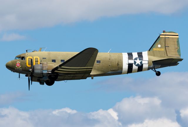 Douglas DC-3 (N47SJ)