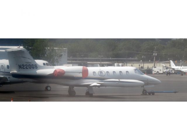 Learjet 35 (N220GS)