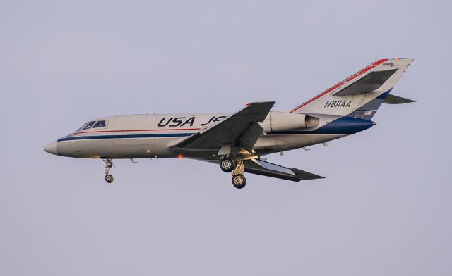 Dassault Falcon 20 (N811AA) - Runway 20R arrival @KDPA.