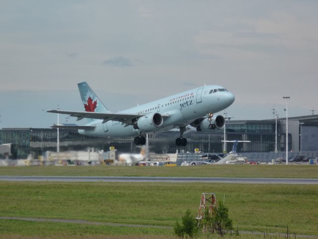 Airbus A319 (C-GKOB)