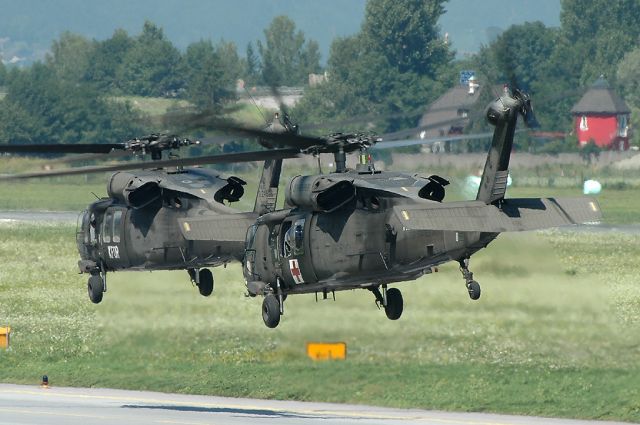 Sikorsky S-70 (8524388) - 86-24509_85-24388