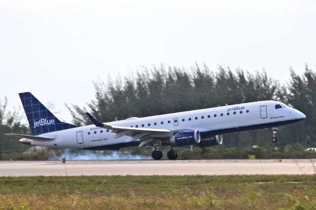 Embraer ERJ-190 (N304JB)