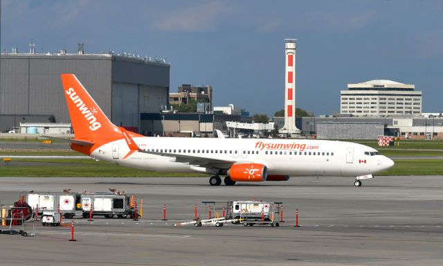 Boeing 737-800 (C-GLRN) - Sunwing Airlines Boeing 737-8SH(WL) C-GLRN in Montréal 