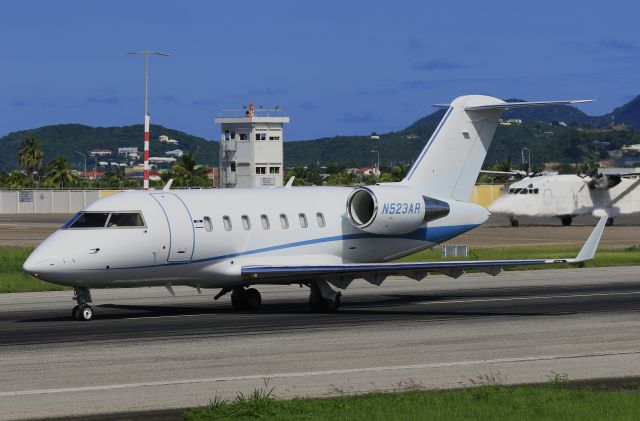 Canadair Challenger (N523AR)