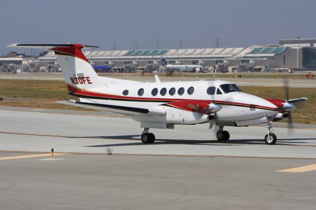 Beechcraft Super King Air 200 (N30FE)