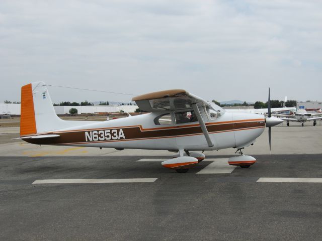 Cessna Skylane (N6353A) - Taxiing at Fullerton