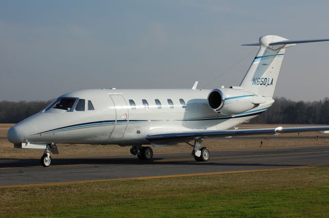 Cessna Citation III (N650LA) - Taxiing on alpha to parking at Lone Star.