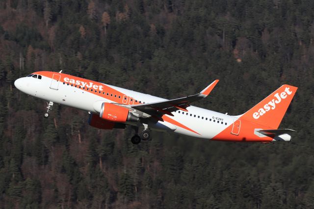 Airbus A320 (G-EZRT)