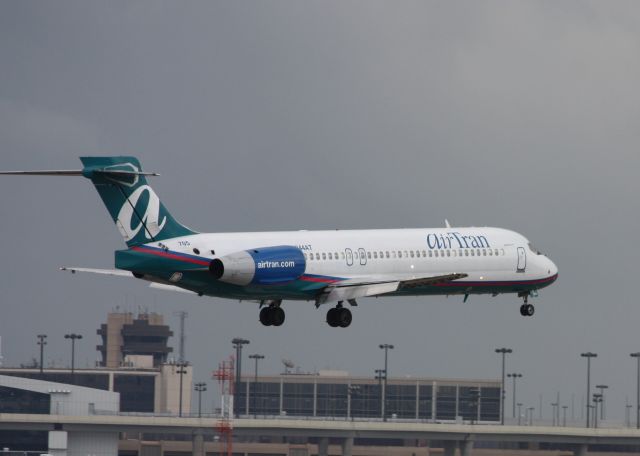 Boeing 717-200 —