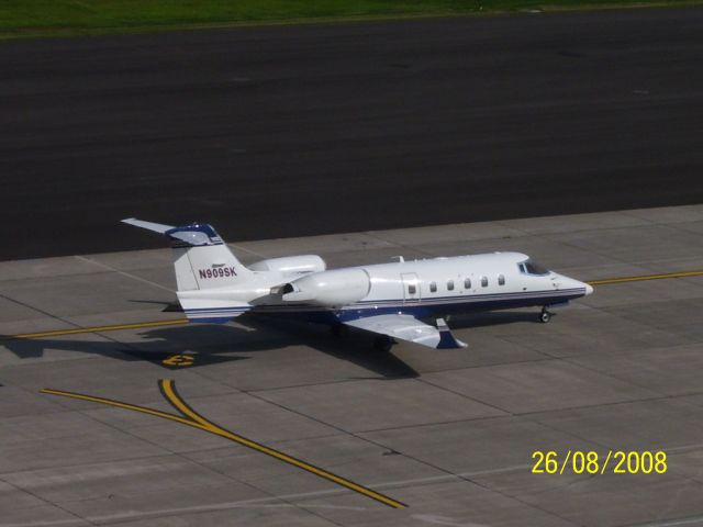 Learjet 60 (N909SK)