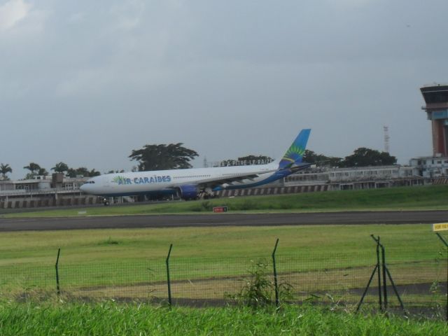 Airbus A330-300 — - AIR CARAIBES TFFR-LFPO