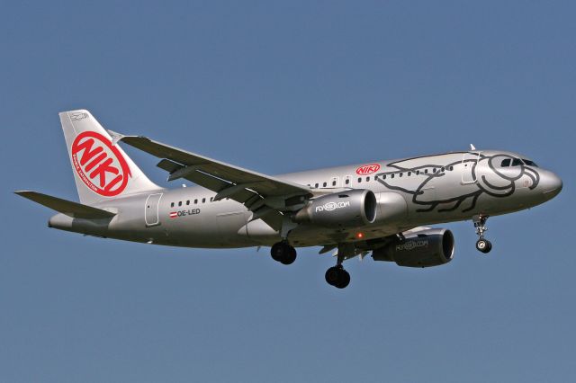 Airbus A319 (OE-LED)