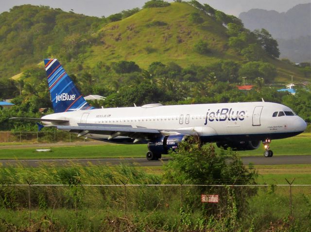 Airbus A320 (N593JB)