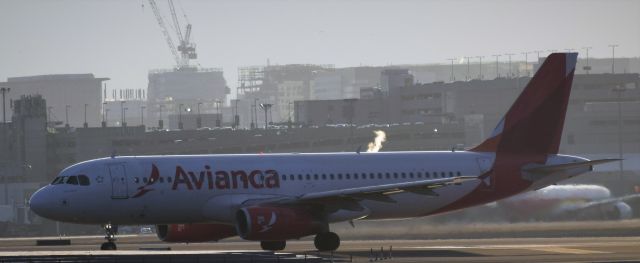 Airbus A320 (N499TA)