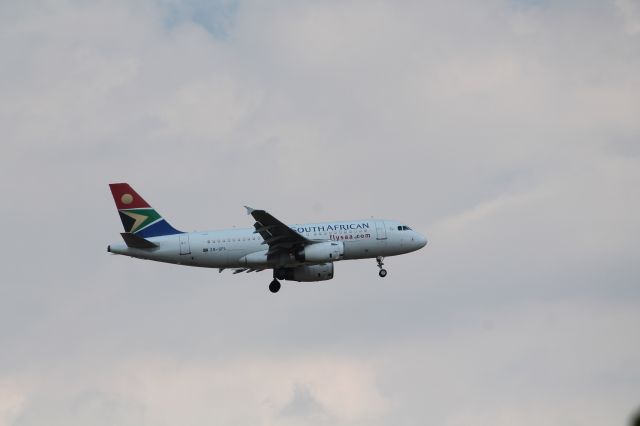 ZS-SFL — - Finals - OR Tambo International Airport - approximately 15h23