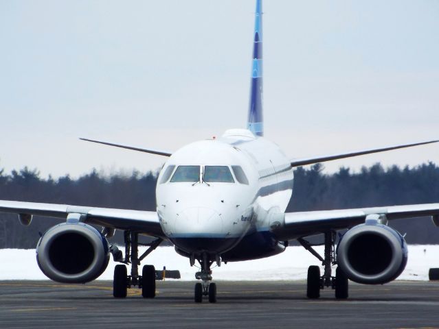 Embraer ERJ-190 (N294JB)